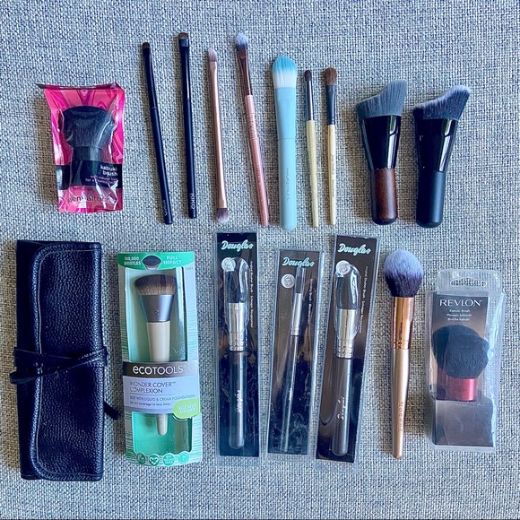 Makeup Brush Bundle (16 brushes + makeup case)